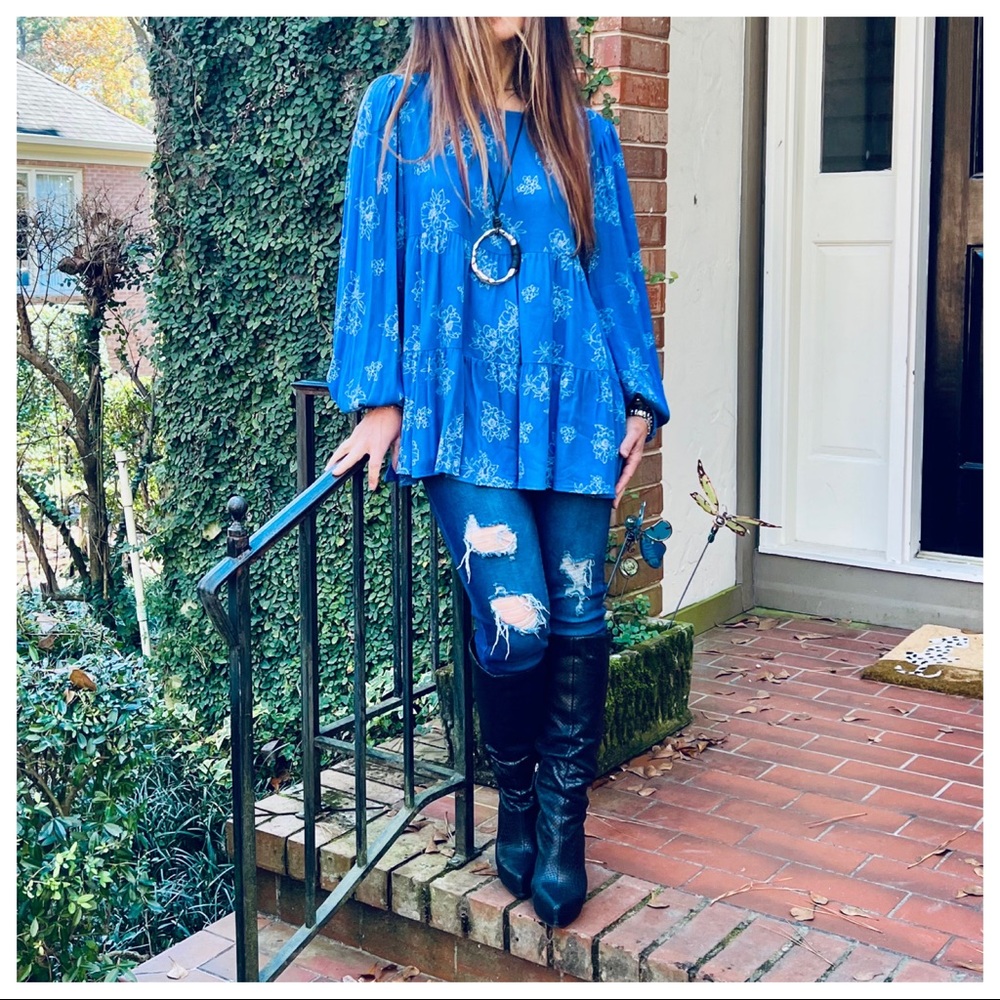 Blue Floral Women's Top - Picture 5 of 6